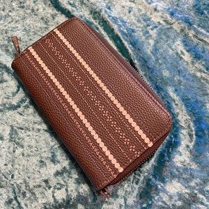 Thirty-One Wallet in gray